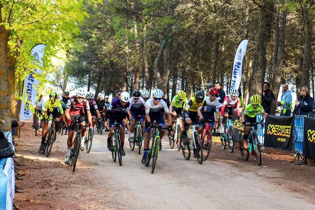 MONTIEL SE CONVIERTE EN EPICENTRO DEL CICLOCROSS REGIONAL Y NACIONAL